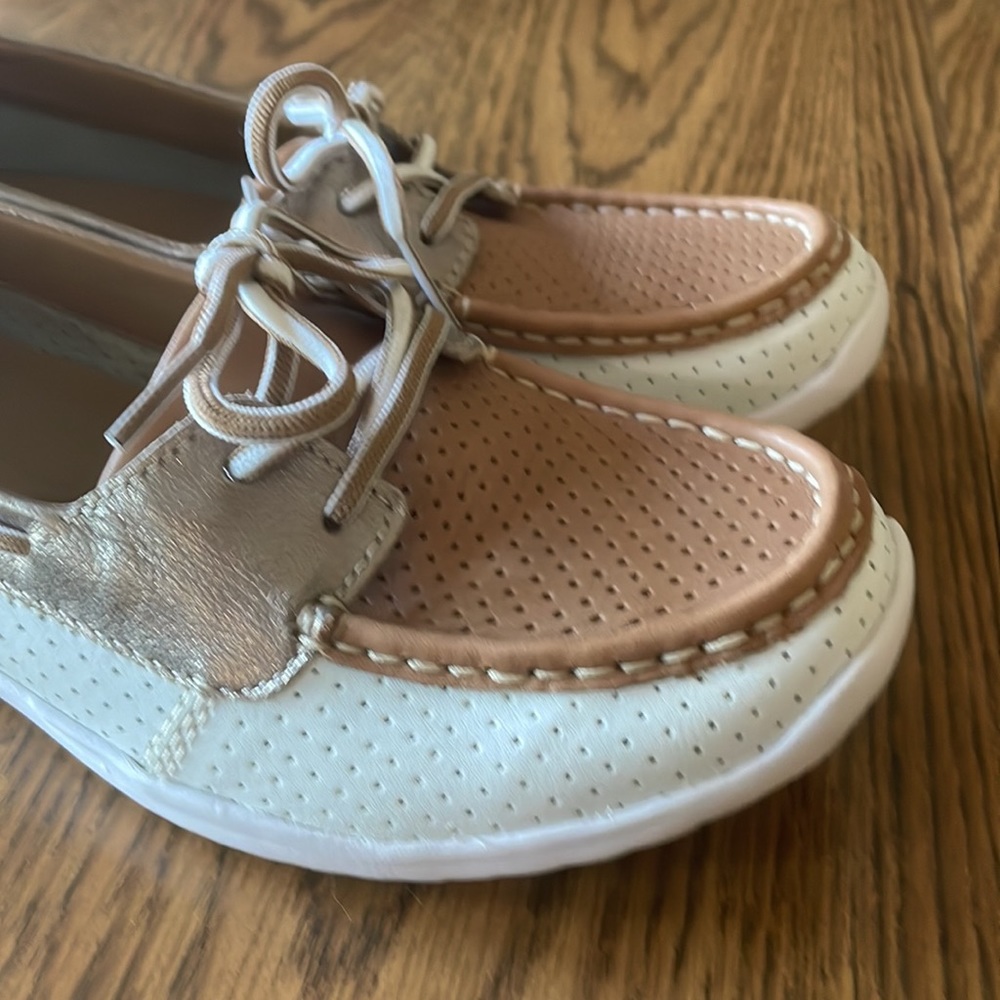 Clarks - Picture 5 of 7